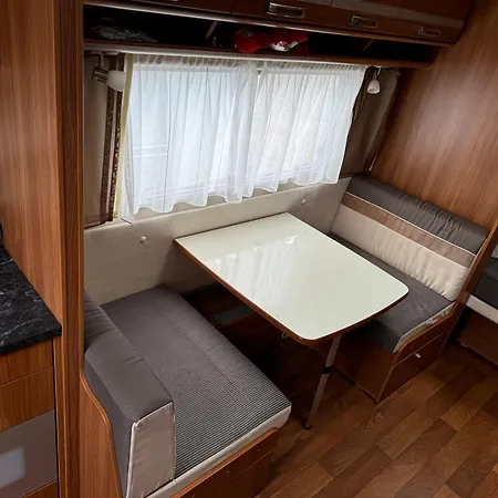 Campsite Przyczepa Kempingowa Male Morze Chalupy