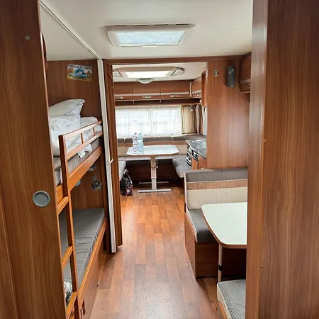 Campsite Przyczepa Kempingowa Male Morze Chalupy
